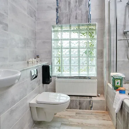 Hylands Burren Hotel 3*
