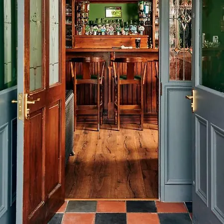 Hylands Burren Hotell 3*