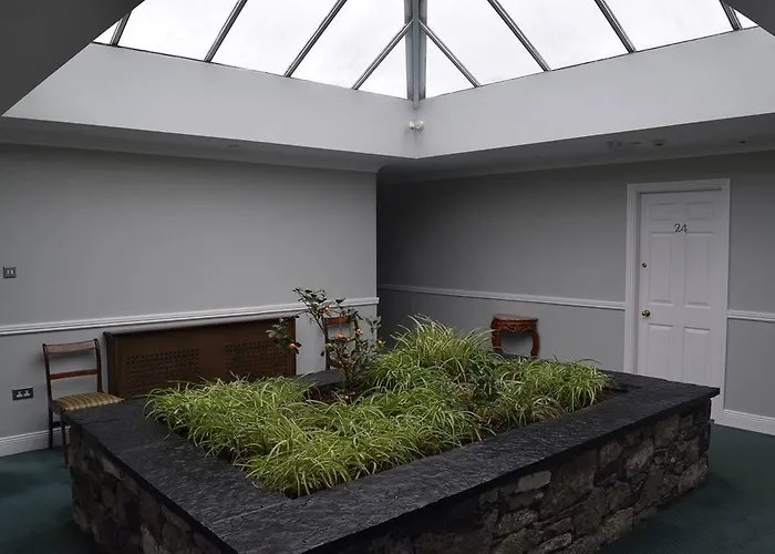 Hylands Burren 3*